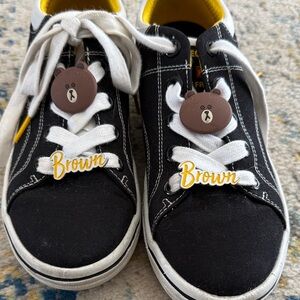 Sketchers line friends Shoes with Bear Design size 7.5w